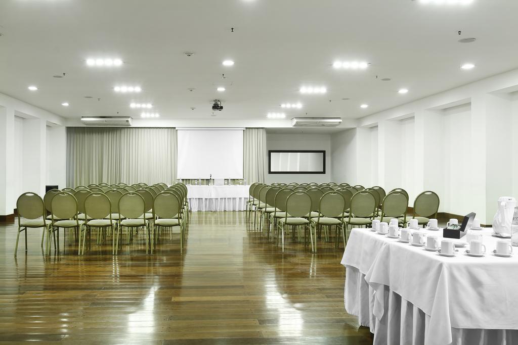 Cyan Hotel De Las Americas Buenos Aires Exteriör bild